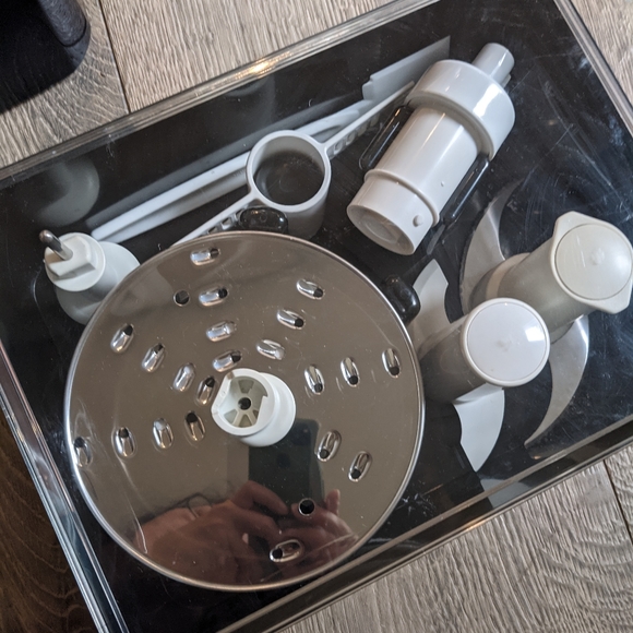 SOLD - KitchenAid Pro Line Food Processor - Complete - KPFP850OB1 - Picture 4 of 5